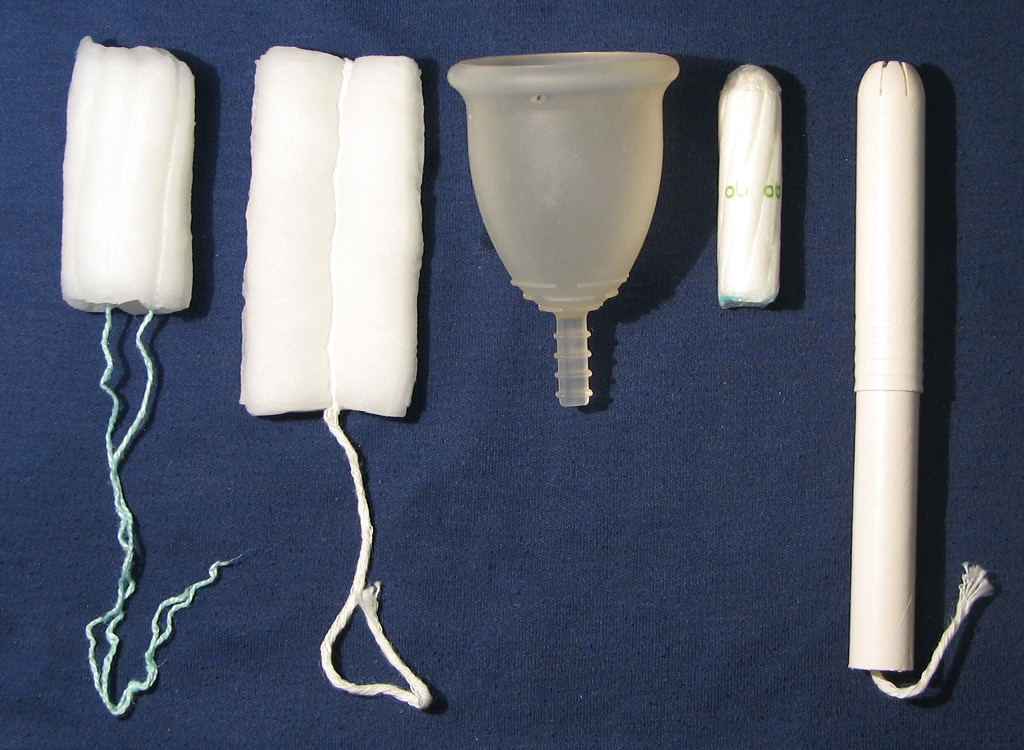 Первые современные менструальные чаши, похожие на те, которые мы знаем сегодня